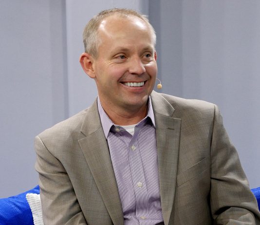 HP’s Josh Peterson on HP Z Workstations, Thin Clients, DreamColor and Immersive Computing HP's Josh Peterson during a Waskul.TV live interview on some of HP's latest innovations and the impacts they have particularly for those creating content